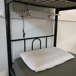 Hostal Sha La La
